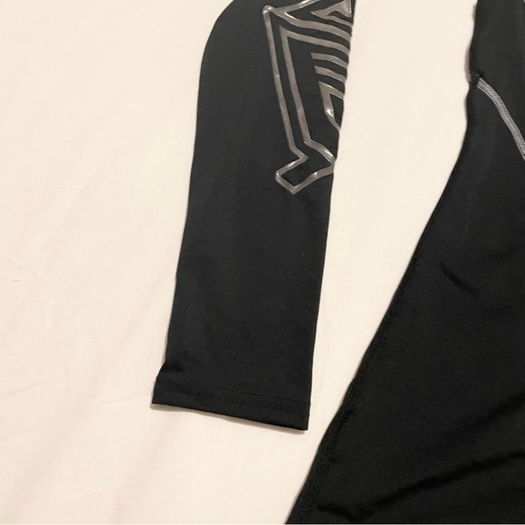 Under Armour Women's Black Long Sleeve Heatgear Top Size Small - Picture 13 of 16